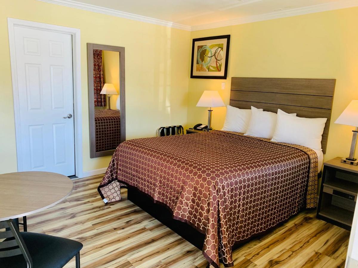 Central Coast Inn Каюкос Экстерьер фото
