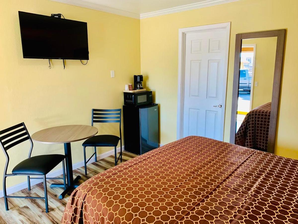 Central Coast Inn Каюкос Экстерьер фото